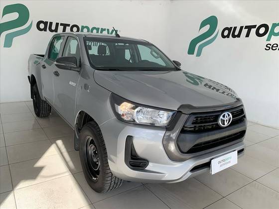 TOYOTA HILUX 2.8 D-4D TURBO DIESEL CD POWER PACK 4X4 MANUAL TOYOTA HILUX 2.8 D-4D TURBO DIESEL CD POWER PACK 4X4 MANUAL